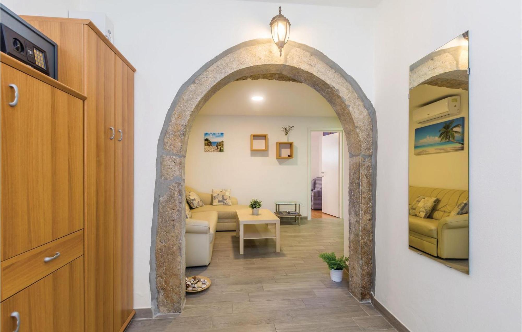 Gorgeous Apartment In Krk With Wifi Punat Εξωτερικό φωτογραφία