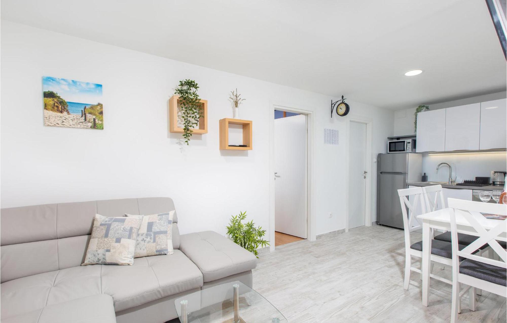 Gorgeous Apartment In Krk With Wifi Punat Εξωτερικό φωτογραφία