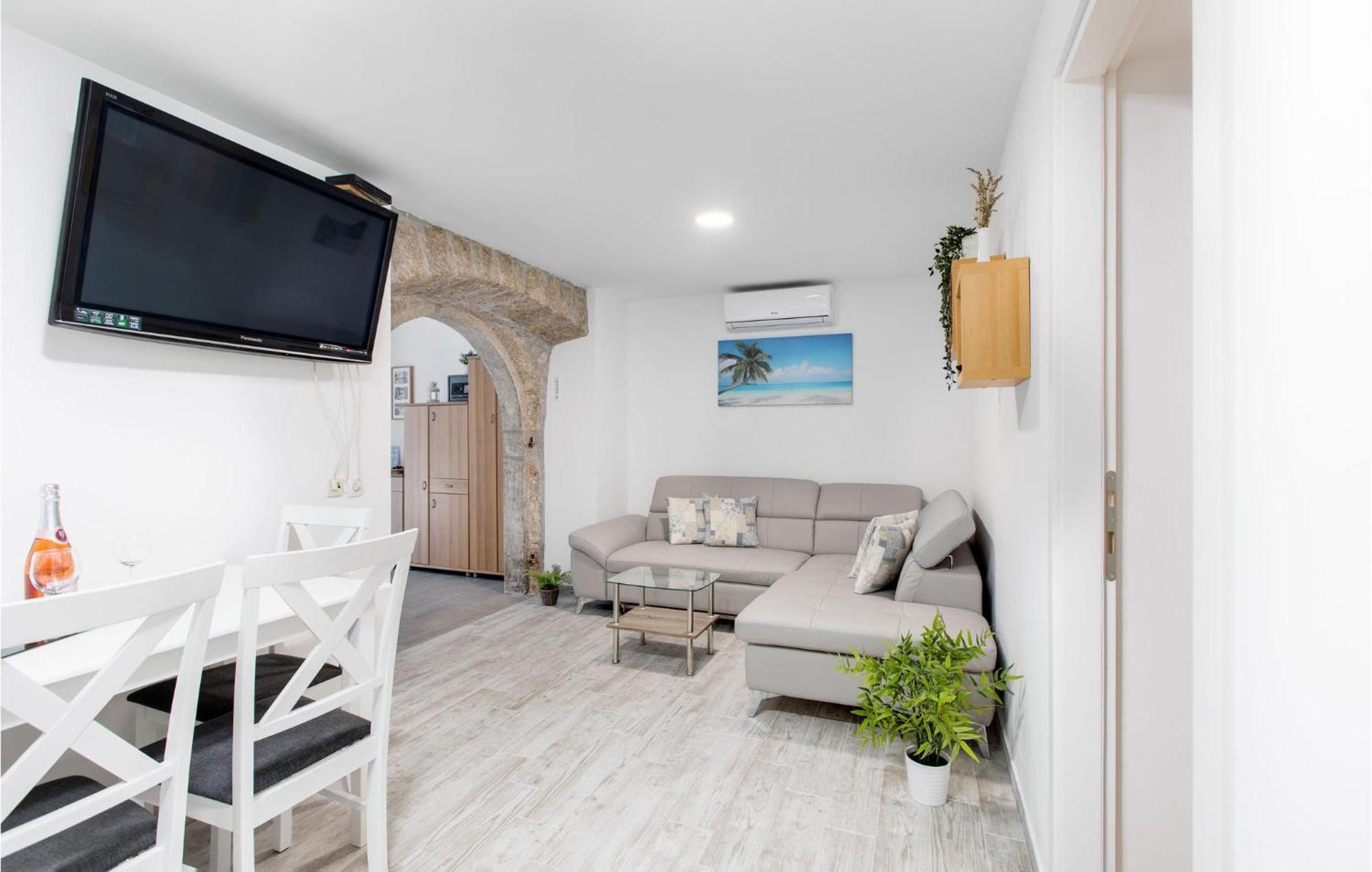 Gorgeous Apartment In Krk With Wifi Punat Εξωτερικό φωτογραφία