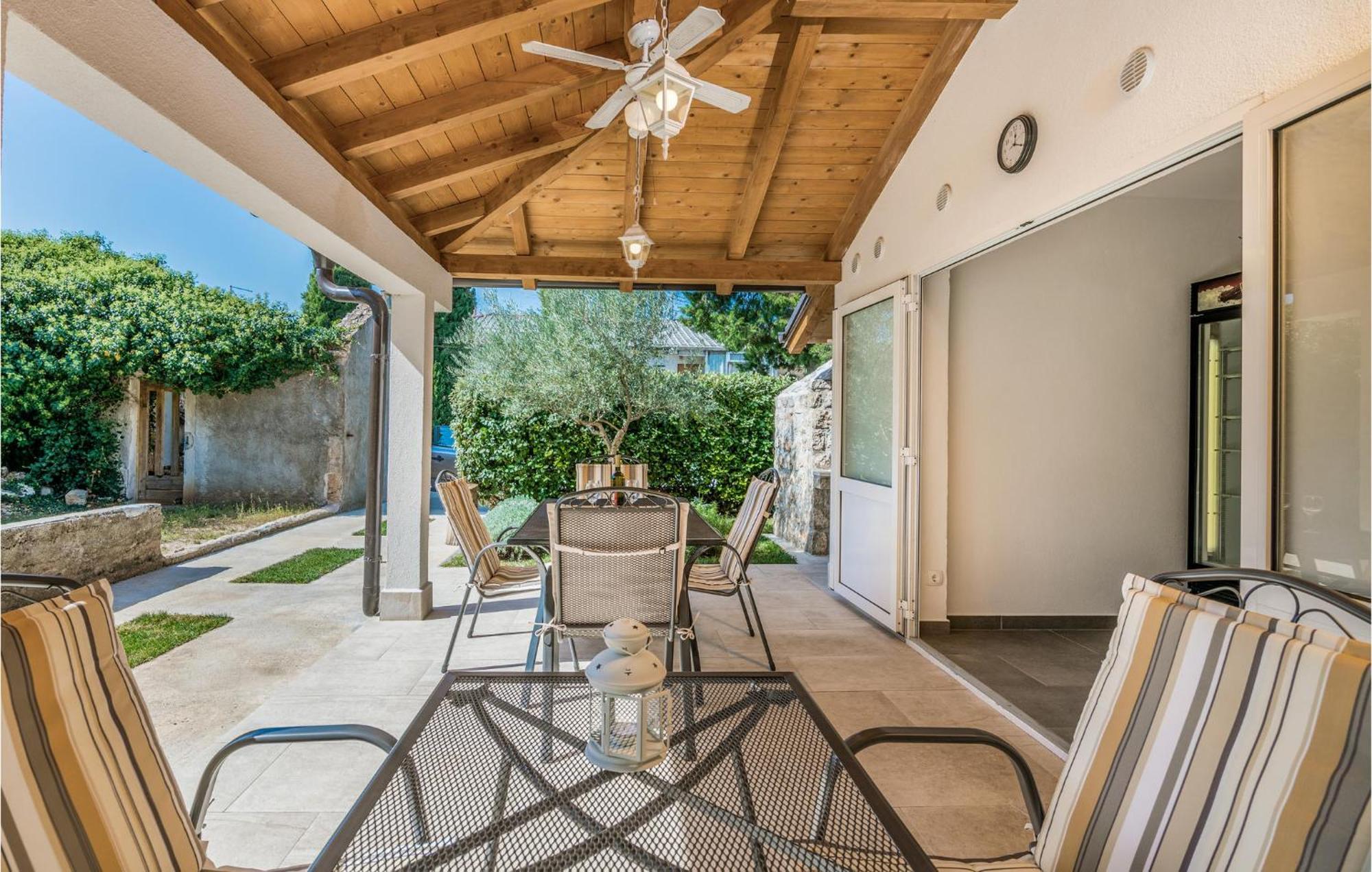 Gorgeous Apartment In Krk With Wifi Punat Εξωτερικό φωτογραφία