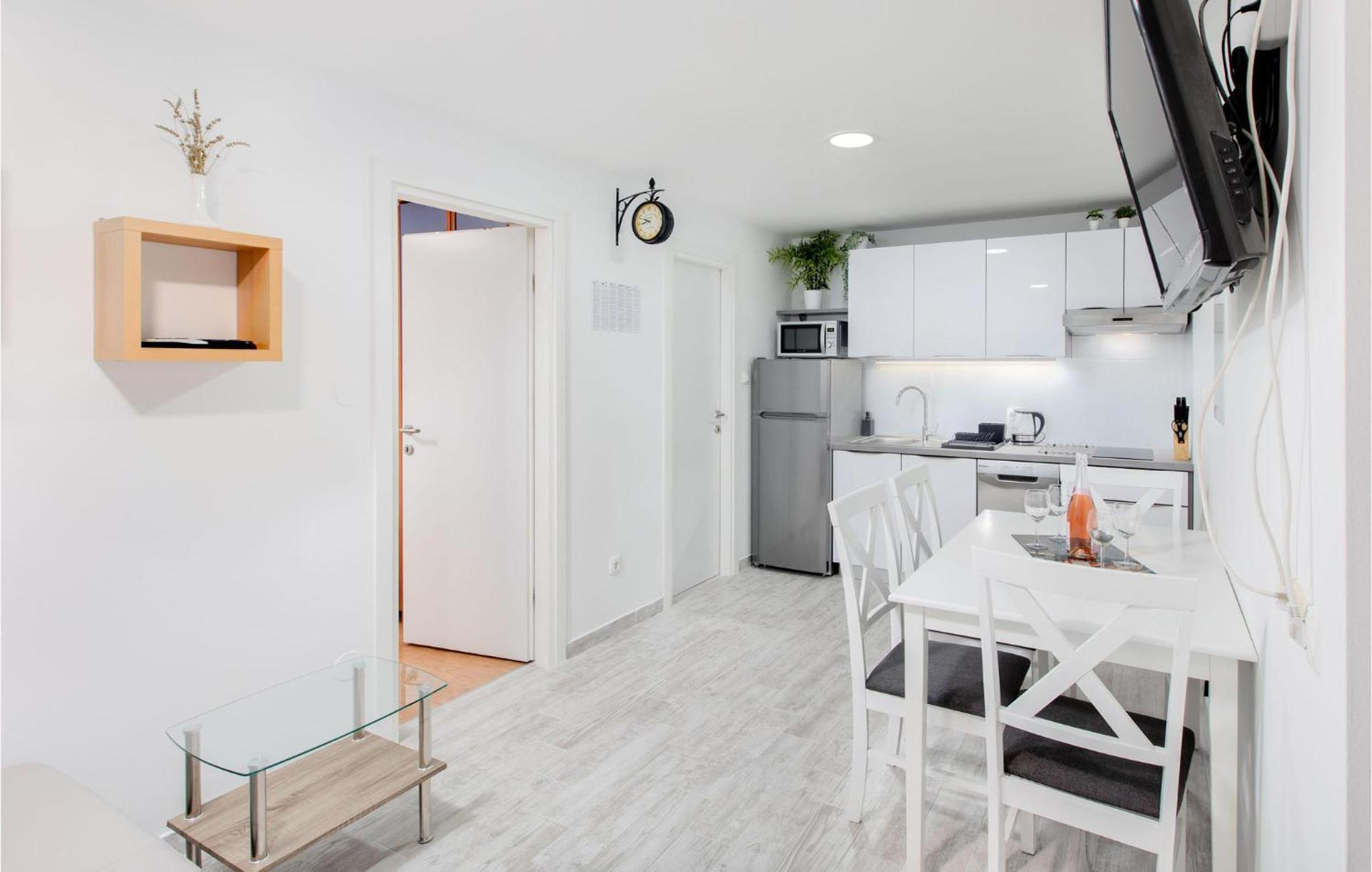 Gorgeous Apartment In Krk With Wifi Punat Εξωτερικό φωτογραφία